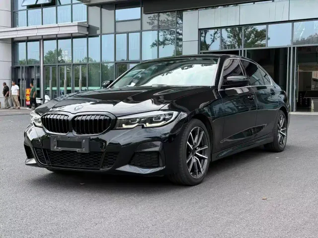 Фотография автомобиля — BMW 3 Series