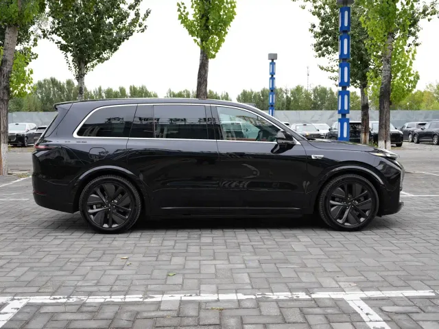 Li Auto L9 — Фото автомобиля 4