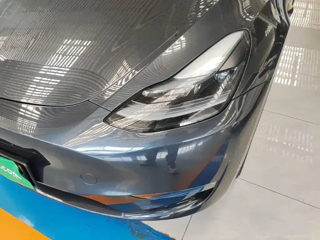 Tesla Model Y — Фото автомобиля 23