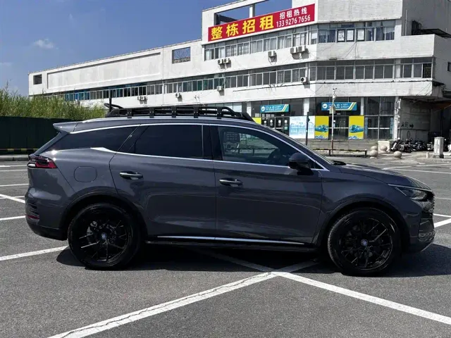 BYD Tang — Фото автомобиля 8