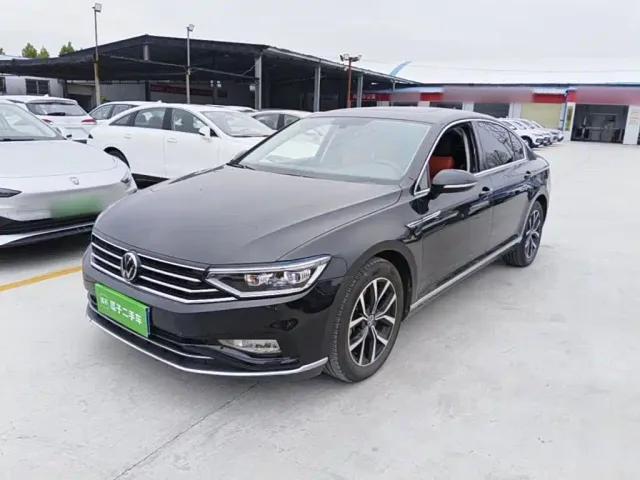 Фотография автомобиля — Volkswagen Magotan