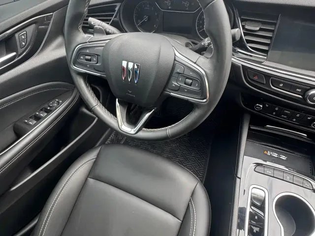 Buick Regal — Фото автомобиля 7