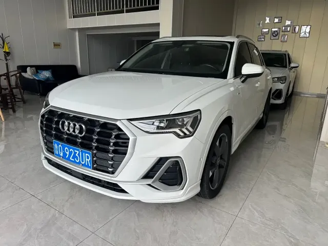 Фотография автомобиля — Audi Q3