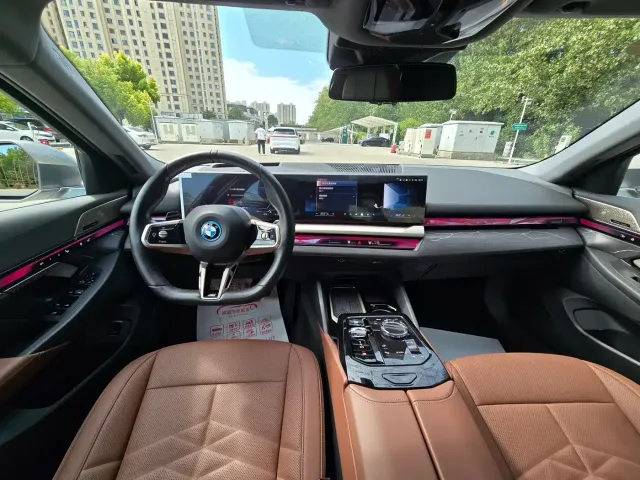 BMW i5 — Фото автомобиля 14