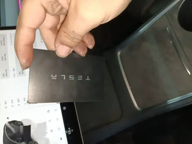 Tesla Model Y — Фото автомобиля 16