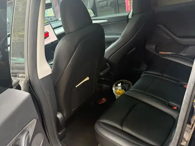 Tesla Model Y — Фото автомобиля 5