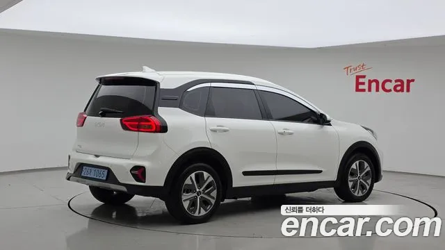 Kia Niro Niro Plus Air — Фото автомобиля 2