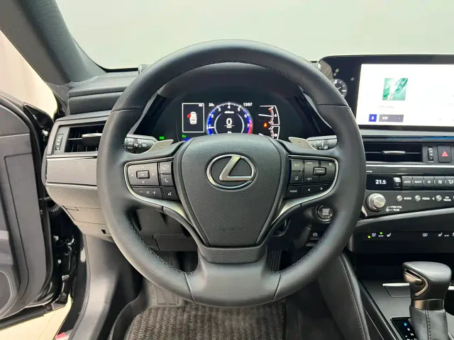 Lexus ES — Фото автомобиля 12