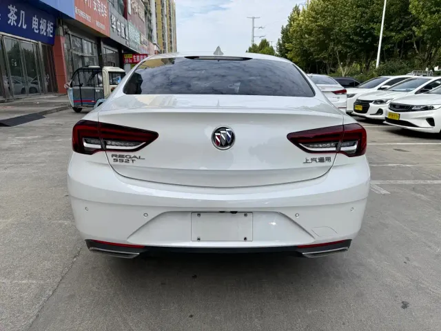 Buick Regal — Фото автомобиля 5