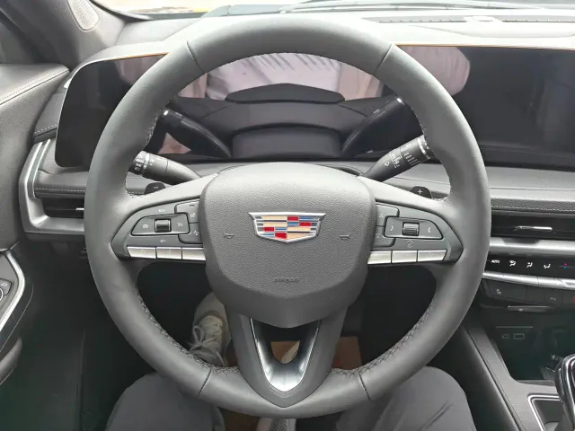 Cadillac XT4 — Фото автомобиля 5