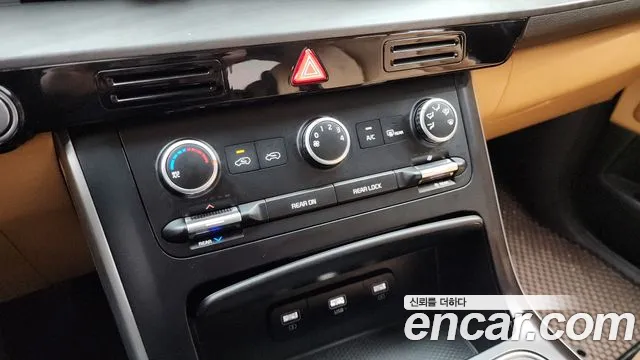 Kia Canival Carnival 4 поколение Бензин 11 мест Prestige — Фото автомобиля 16