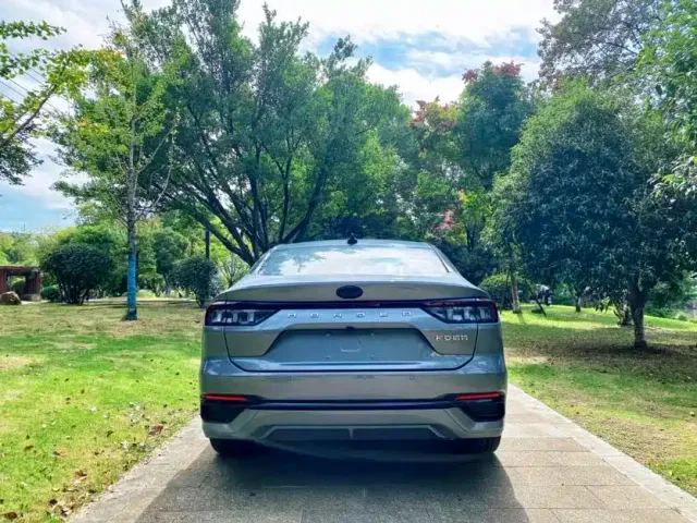Ford Mondeo — Фото автомобиля 5