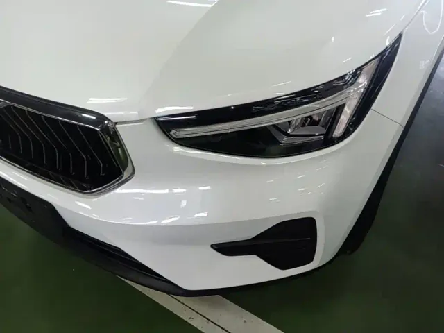 Volvo XC40 — Фото автомобиля 23