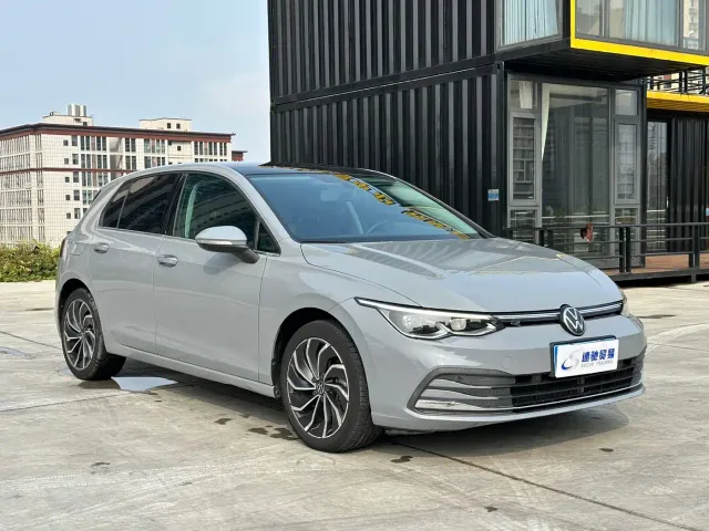 Volkswagen Golf — Фото автомобиля 3