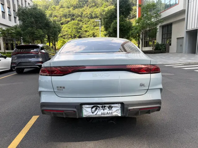 BYD Qin L — Фото автомобиля 8