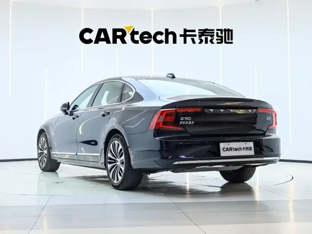 Volvo S90 — Фото автомобиля 5