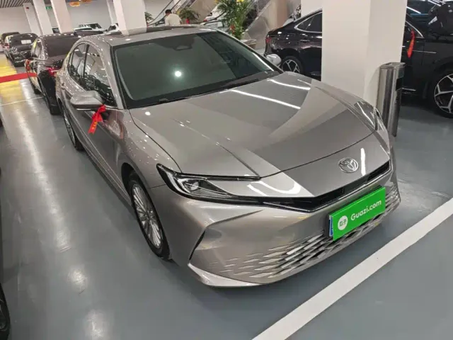 Toyota Camry — Фото автомобиля 3