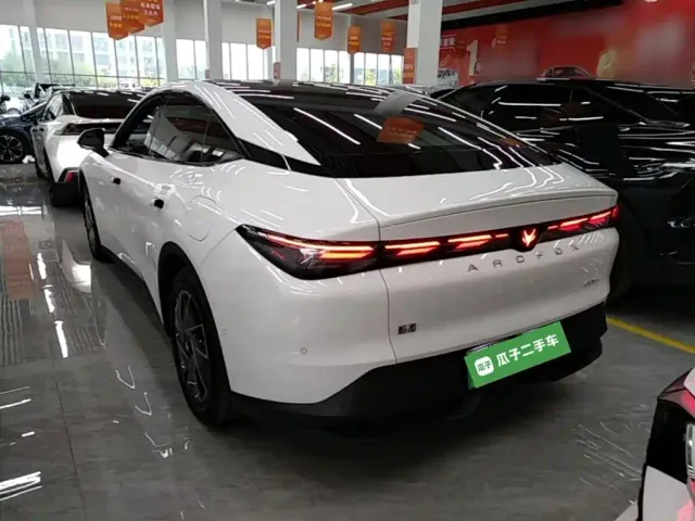 Arcfox Alpha S5 — Фото автомобиля 4