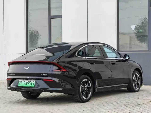Wuling Starlight — Фото автомобиля 7