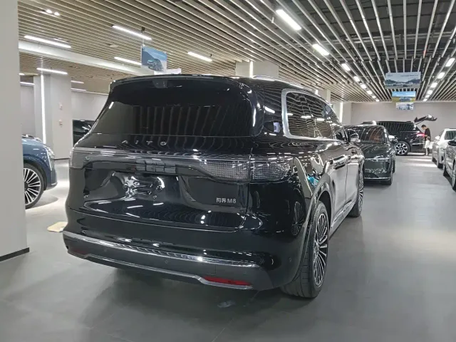 Aito M8 — Фото автомобиля 12