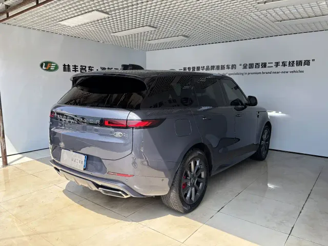 Land Rover Range Rover Sport — Фото автомобиля 6