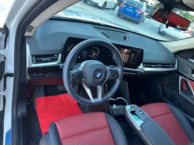 BMW X1 — Фото автомобиля 12