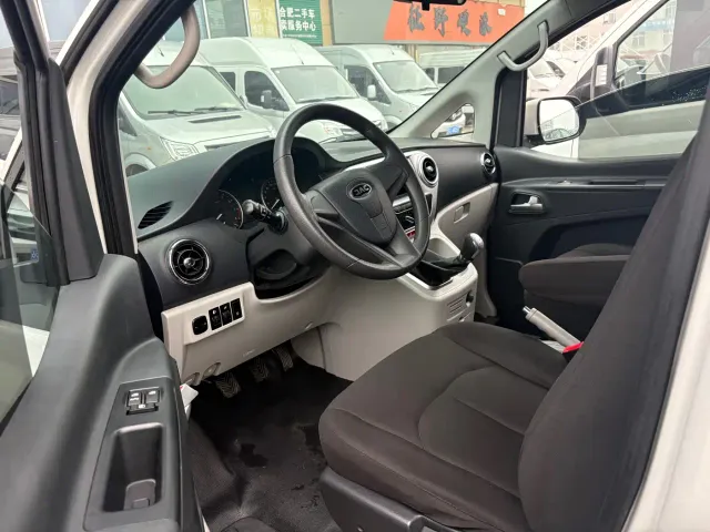 JAC Refine M3 — Фото автомобиля 4