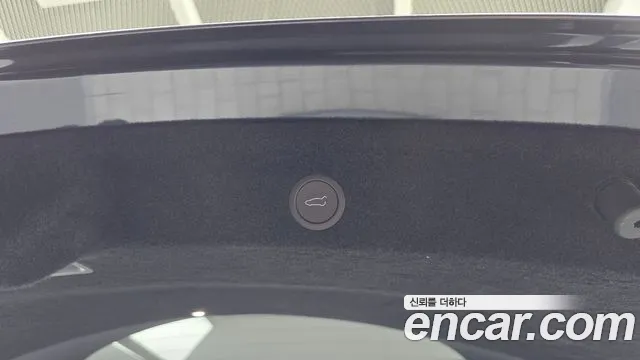 Tesla Model Y — Фото автомобиля 22