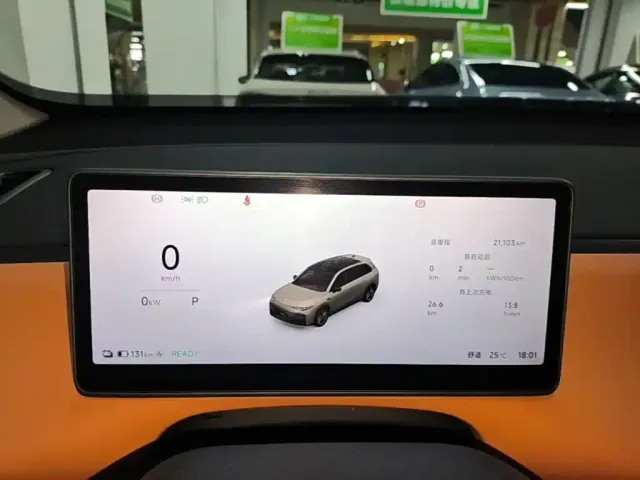 Leapmotor C10 — Фото автомобиля 11