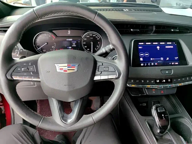 Cadillac XT4 — Фото автомобиля 9