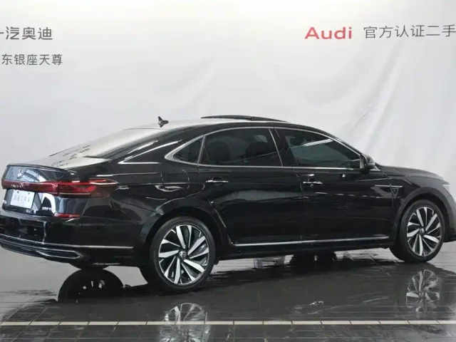 Volkswagen Passat — Фото автомобиля 5