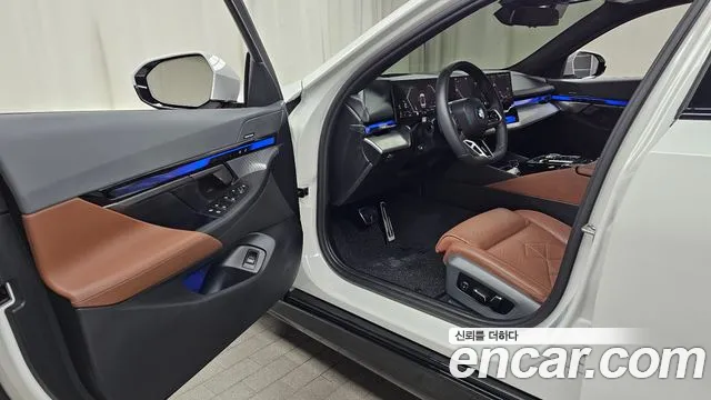 BMW 5-Series 5 серия (G60) 530i xDrive M Sport — Фото автомобиля 9