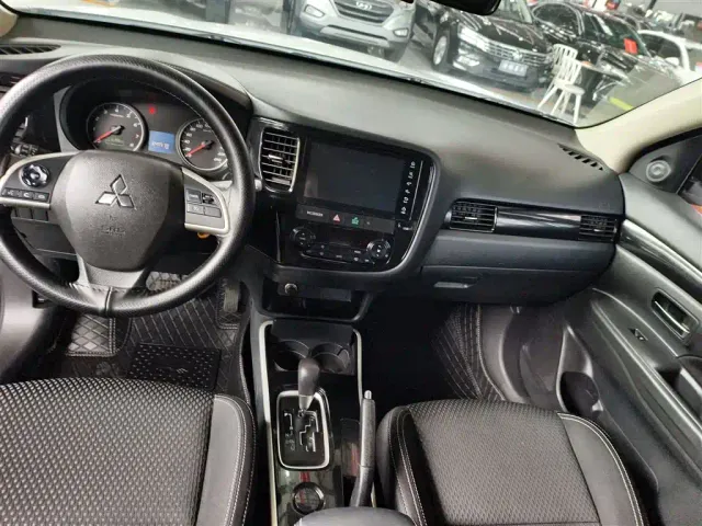 Mitsubishi Outlander — Фото автомобиля 18