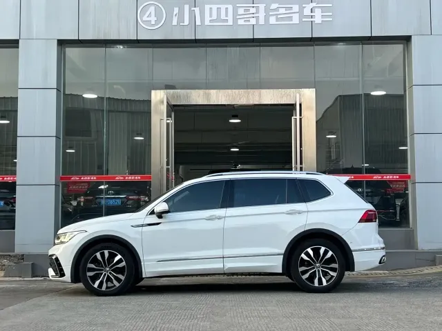 Volkswagen Tiguan L — Фото автомобиля 3