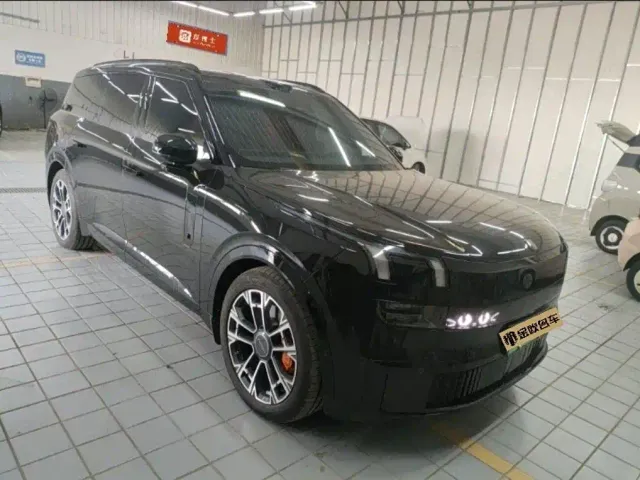 Lynk & Co 900 — Фото автомобиля 2