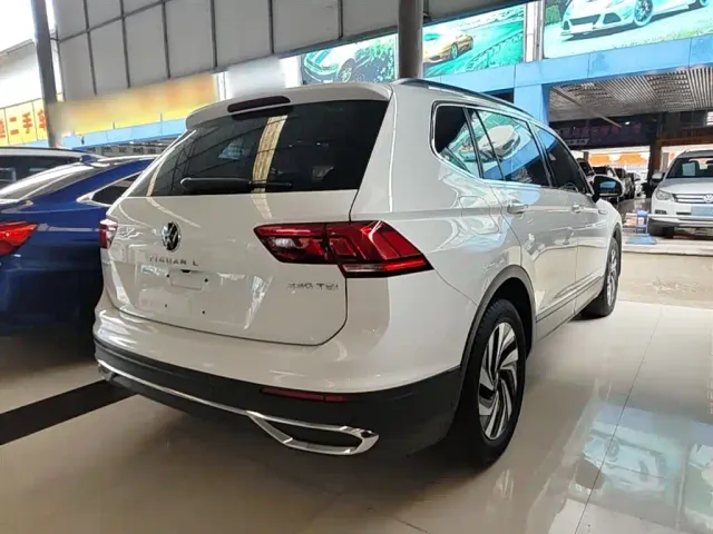 Volkswagen Tiguan L — Фото автомобиля 6