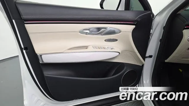 Genesis GV70 2.5T Бензин AWD — Фото автомобиля 18