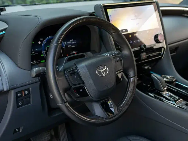 Toyota Alphard — Фото автомобиля 8