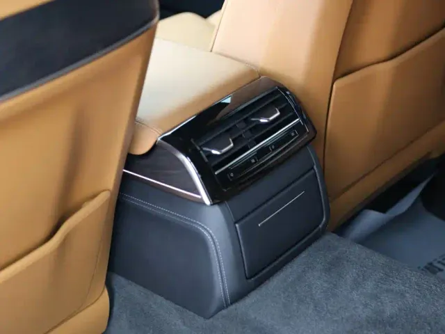 Audi A8 — Фото автомобиля 19