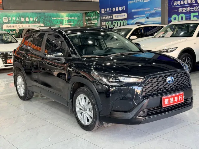 Toyota Corolla Cross — Фото автомобиля 3