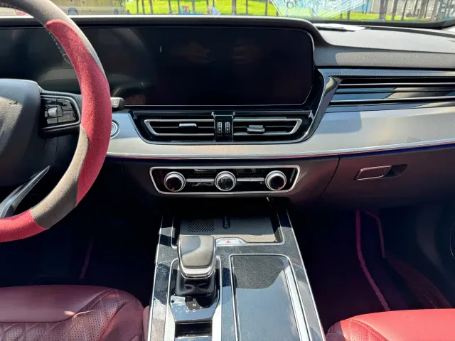 Hongqi HS5 — Фото автомобиля 10