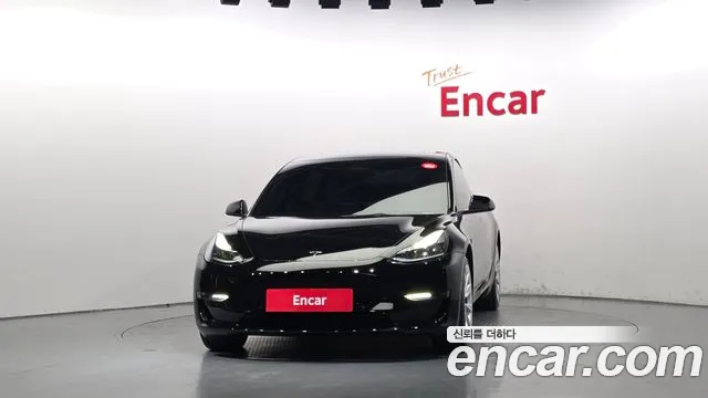 Tesla Model 3 — Фото автомобиля 3