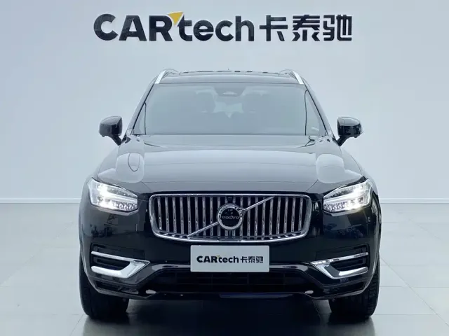 Volvo XC90 — Фото автомобиля 2