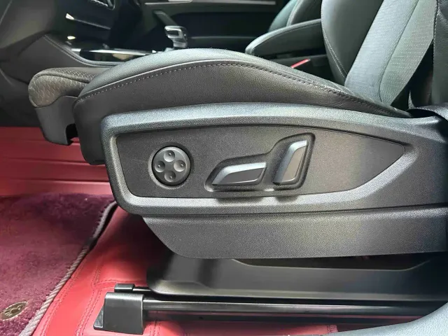 Audi Q5L Sportback — Фото автомобиля 12