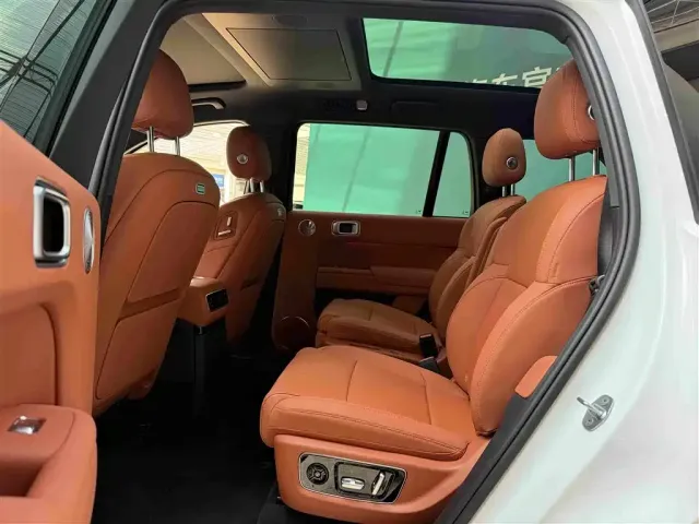 Li Auto L9 — Фото автомобиля 6