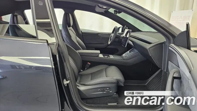 Tesla Model Y — Фото автомобиля 7