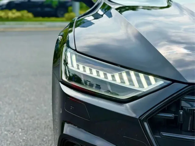 Audi A7L — Фото автомобиля 8