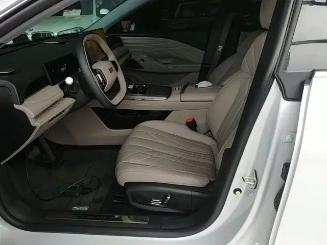 Geely Galaxy Xingyao 8 — Фото автомобиля 14