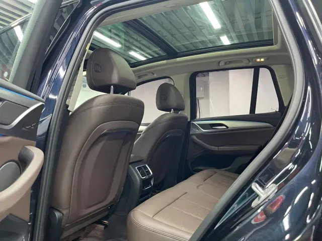 BMW iX3 — Фото автомобиля 20