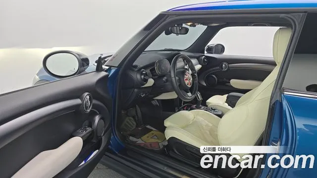 MINI Cooper Electric — Фото автомобиля 15